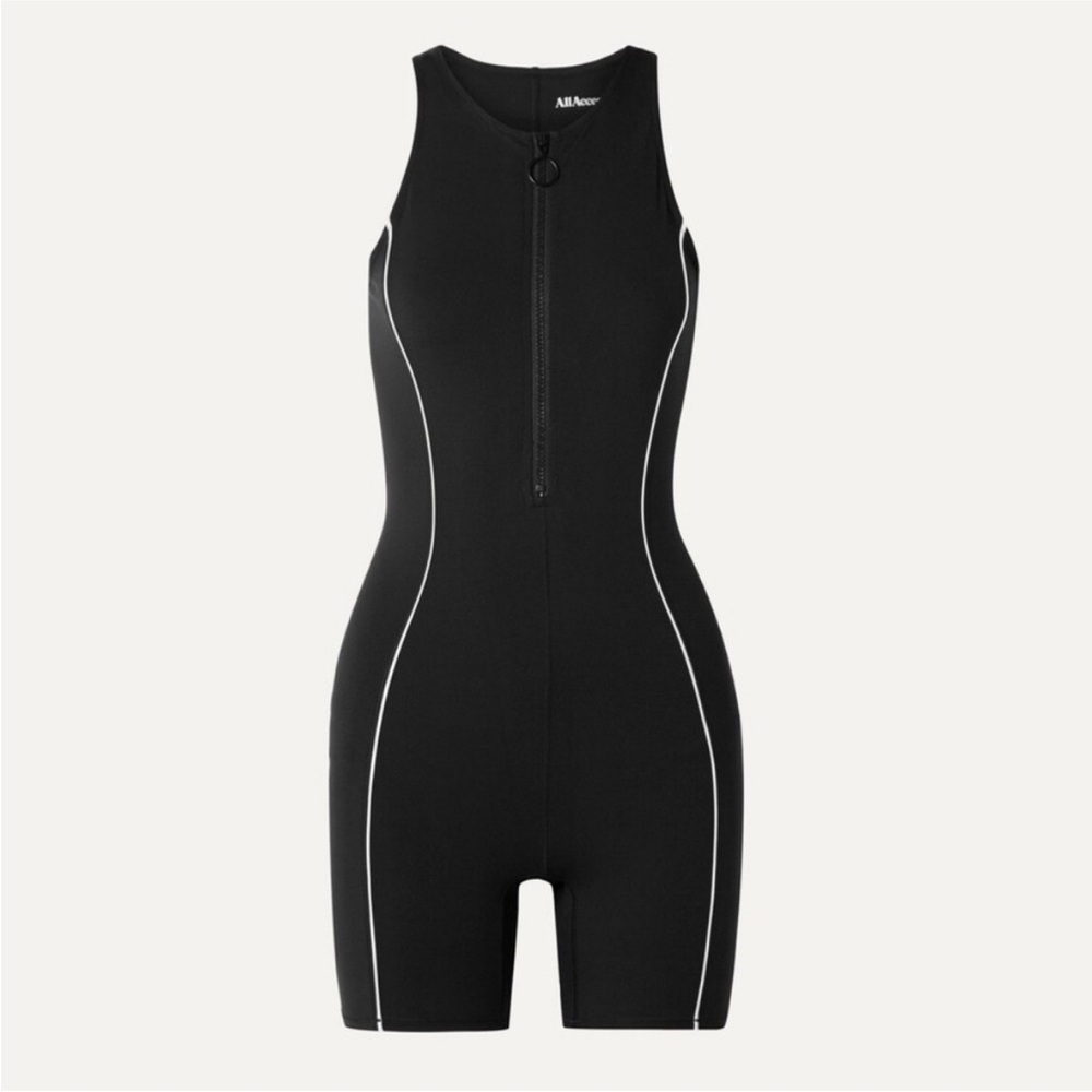 All Access Turner Zip-Front
Stretch Bodysuit Black | Size Medium | Pilates
